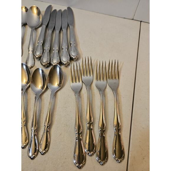 Lot of 33 Rogers Cutlery Stainless flatware silverware made in USA - Picture 4 of 5